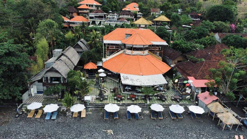 Amed Cafe & Hotel Kebun Wayan — 3
