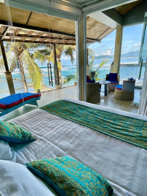 Ocean Suite By A&J - Exceptional Beachfront Apartment - Candidasa — 1