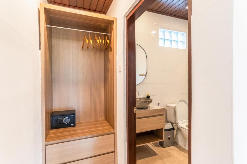 Batu Bolong - Island Boy Guesthouse Prime Canggu — 3