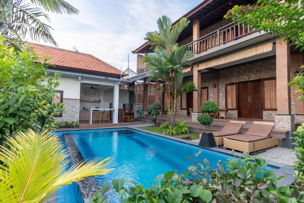 Batu Bolong - Island Boy Guesthouse Prime Canggu — 4