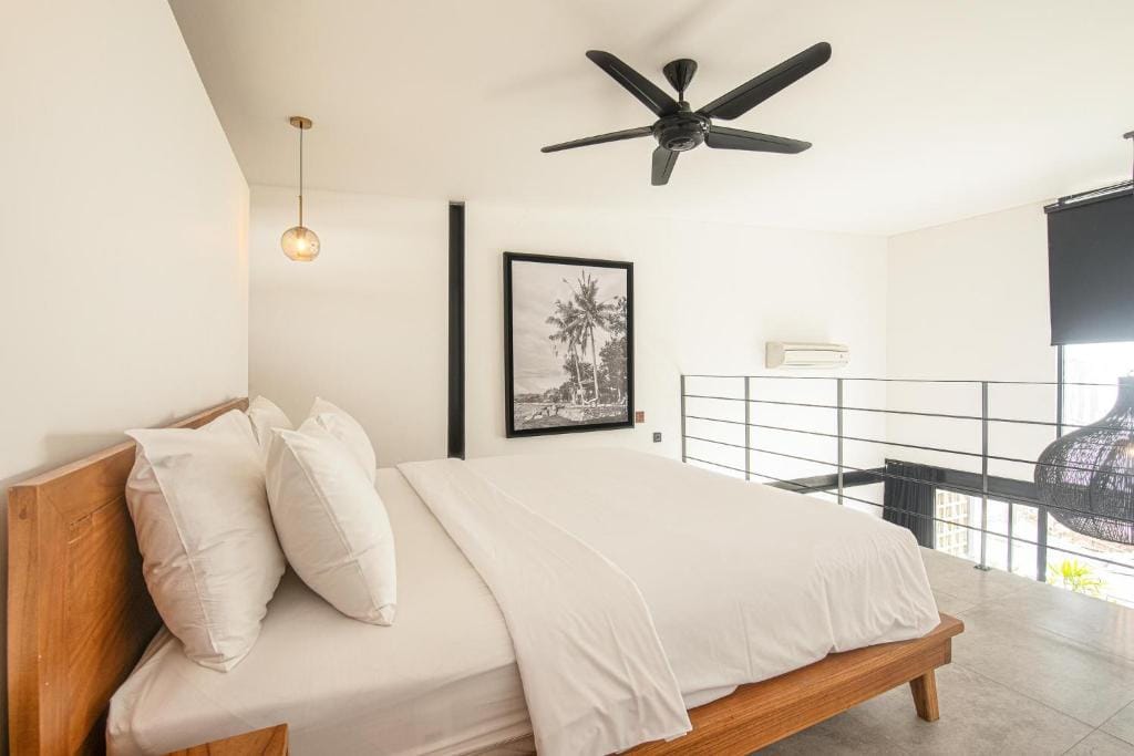 Expansive Loft 200m from Canggu Beach — 2
