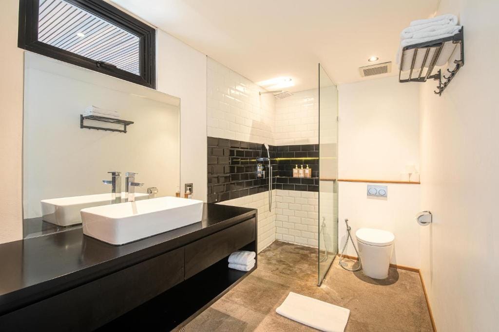 Expansive Loft 200m from Canggu Beach — 3