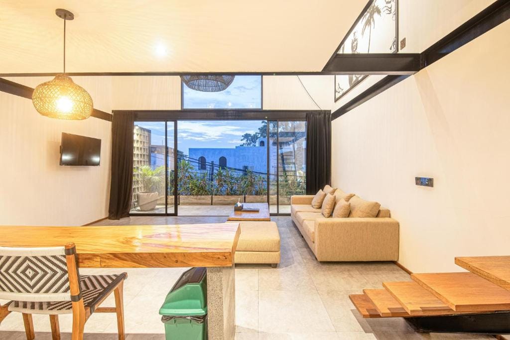 Expansive Loft 200m from Canggu Beach — 4