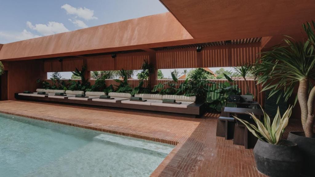Further Hotel — 3