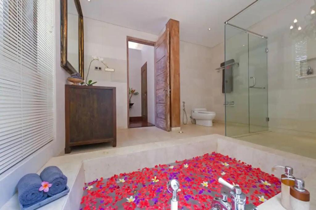 Kudus Boutique Estate in Canggu 100m to Beach — 3