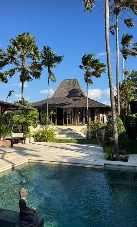 Kudus Boutique Estate in Canggu 100m to Beach — 4