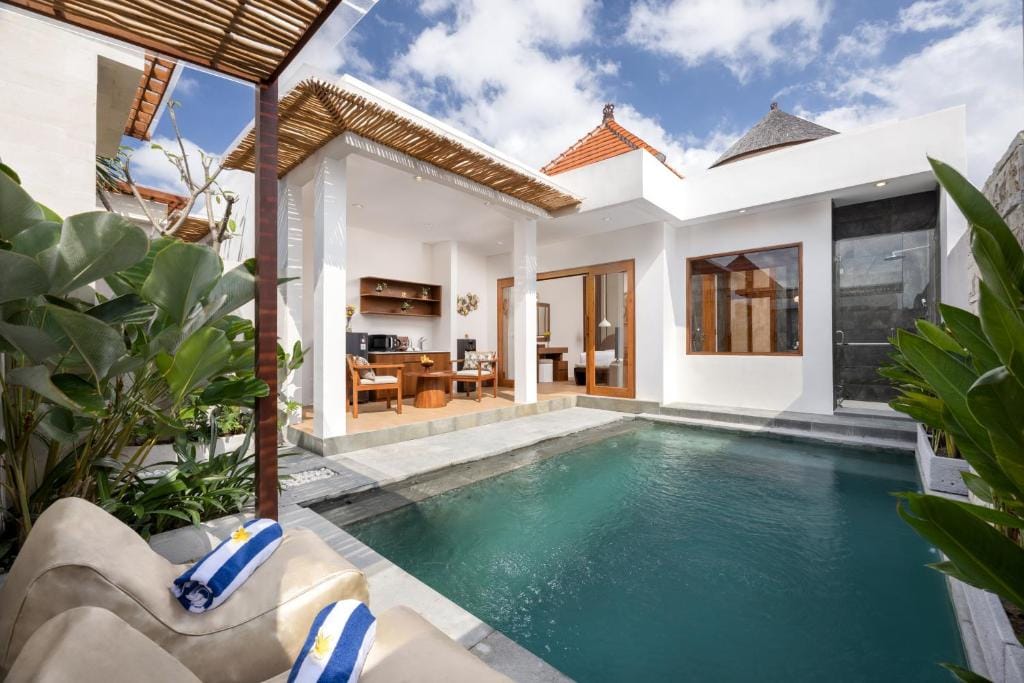 La Tropica Canggu Bali By Kanaya Hospitality — 4