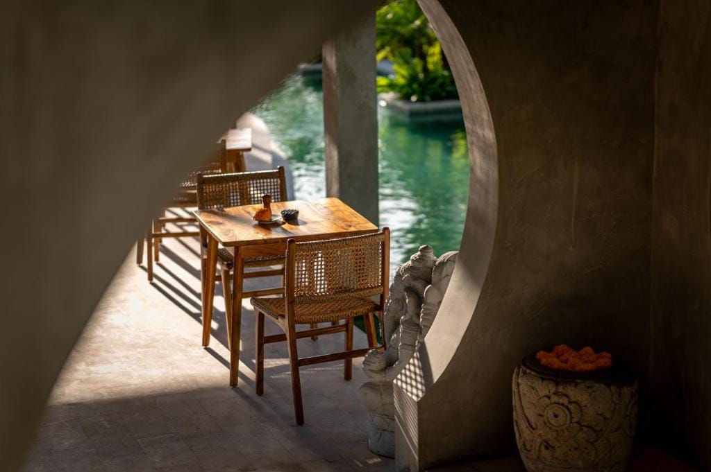 Lokale Pererenan Resort Hotels & Villa — 4