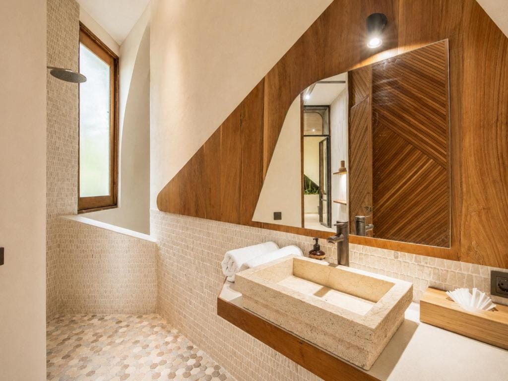 Modern 1-BR Loft with Art Deco Style Shared Pool — 3