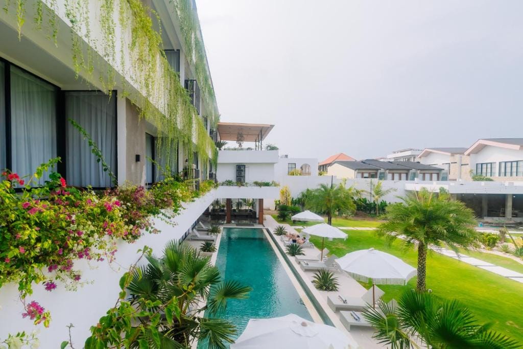 Octa Canggu Villa and Condotel — 1
