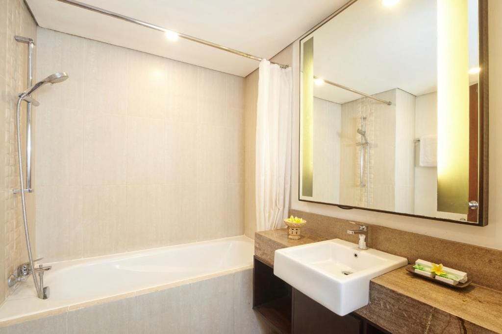 Grand Santhi Hotel — 3