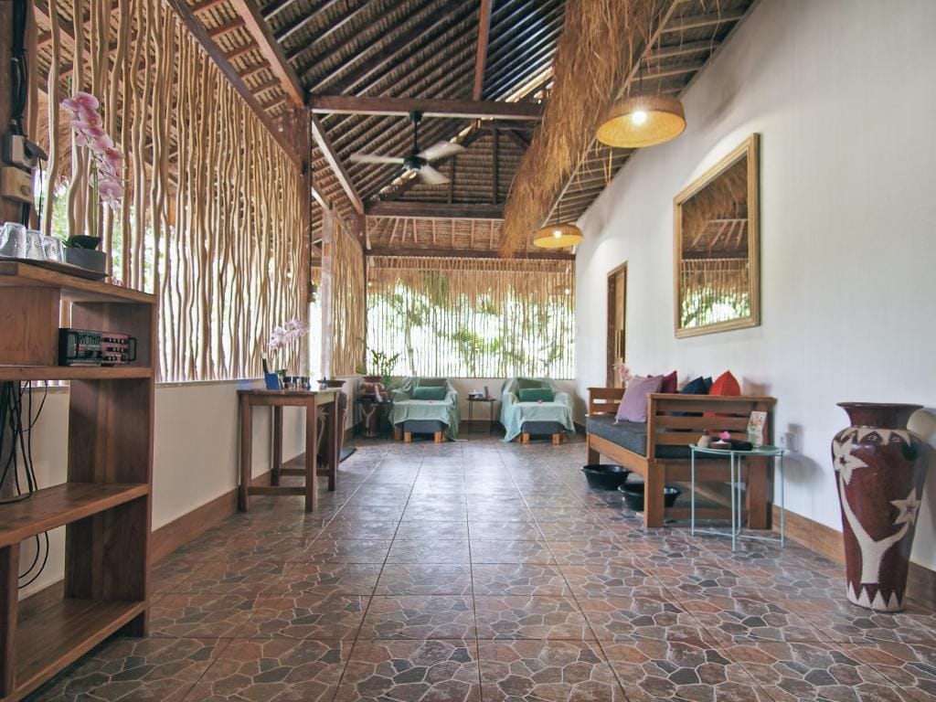 CoCo Breeze Spa Hotel — 5