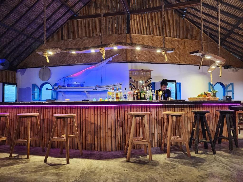 Formosa Beach Club & Bungalow — 4