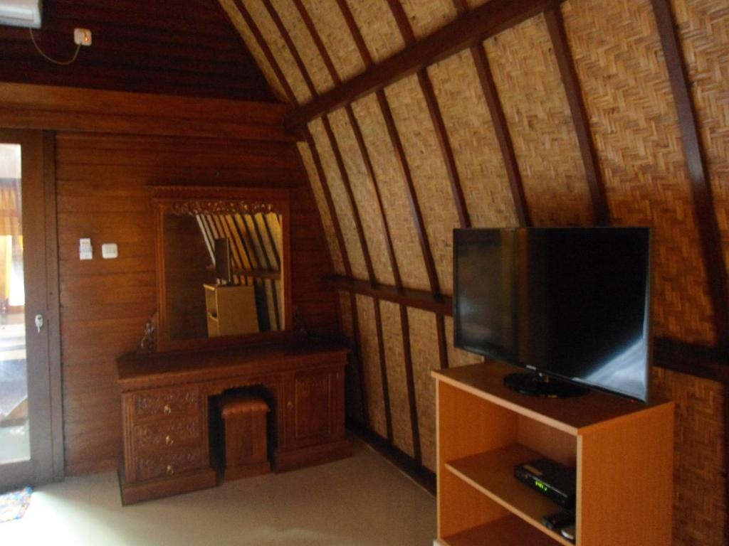 Sandy Beach Bungalows — 4