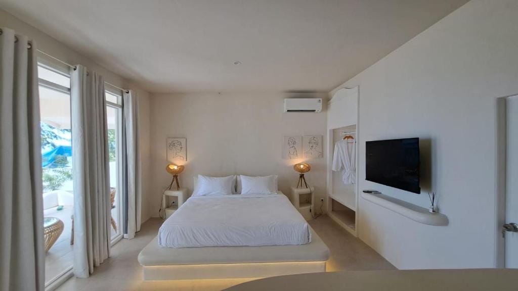 Santorini Gili Air North — 1