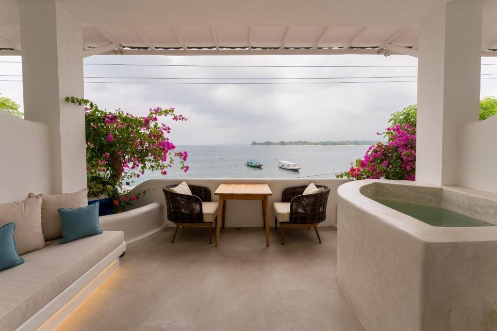 Santorini Resort Gili Air — 3