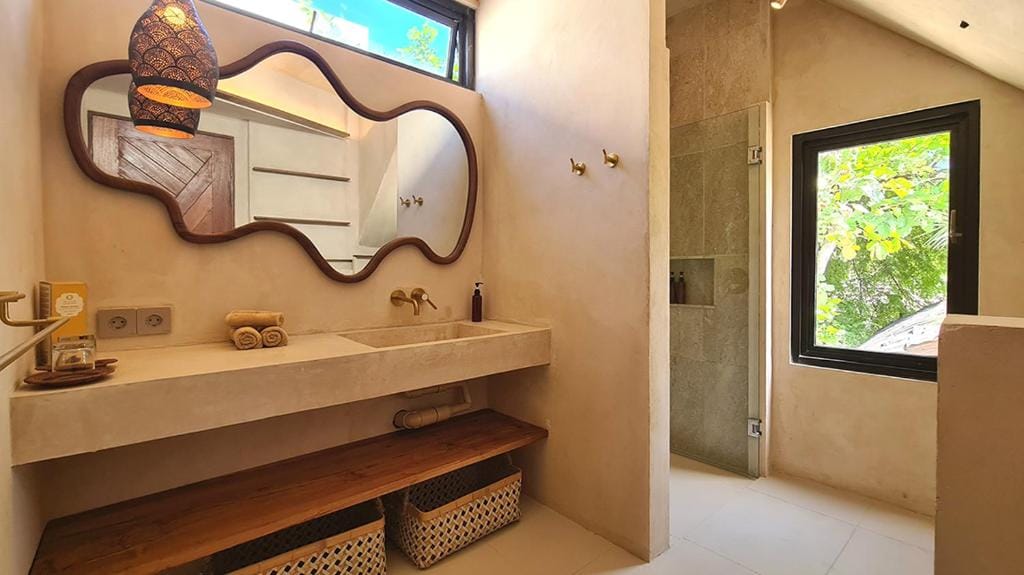 Shore Thing Gili Air Beachfront Apartment — 3