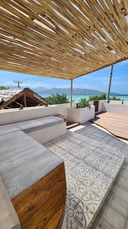 Shore Thing Gili Air Beachfront Apartment — 4