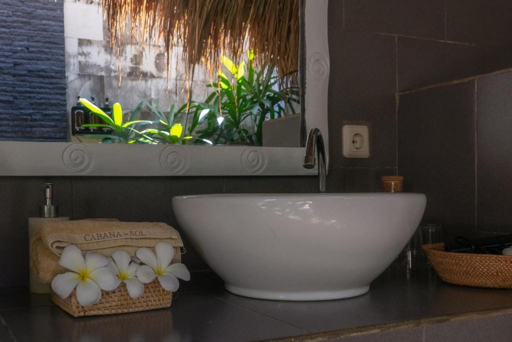 Sol Villas - Modern Tropical Stays — 3