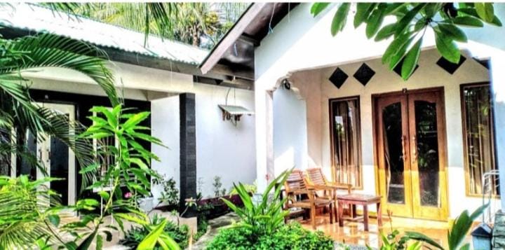 Yayan Bungalow — 1