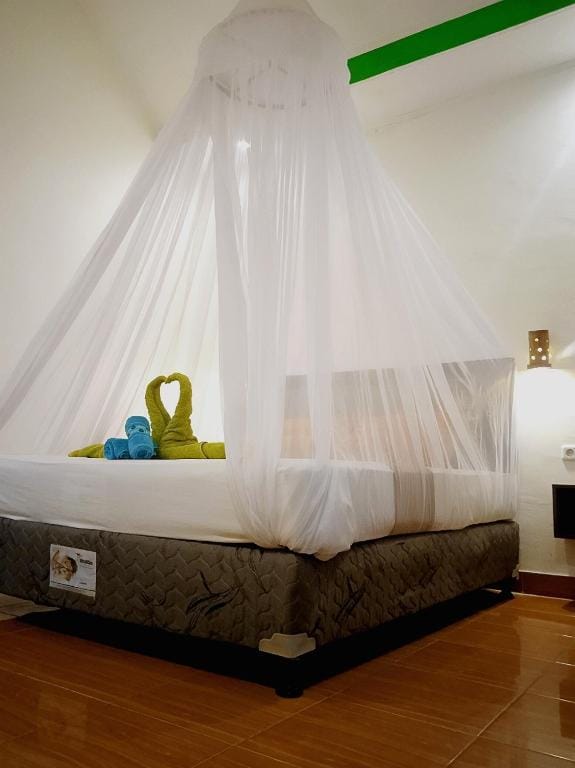 Yayan Bungalow — 2