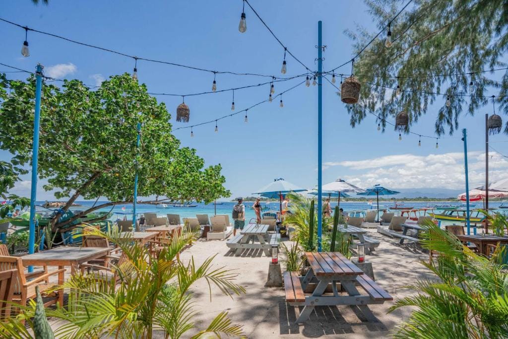 Bale Sampan Boutique Bungalows — 3