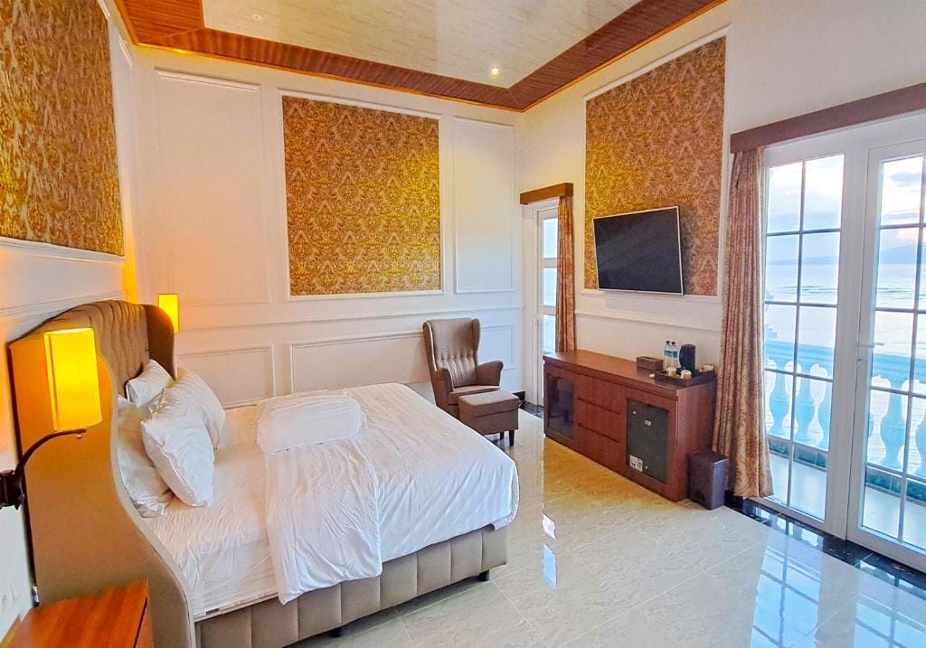 Gili Beachfront Suites — 5