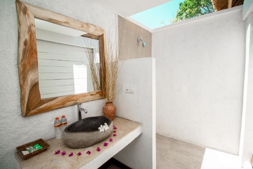 Gili Breeze Tropical Bungalows — 3