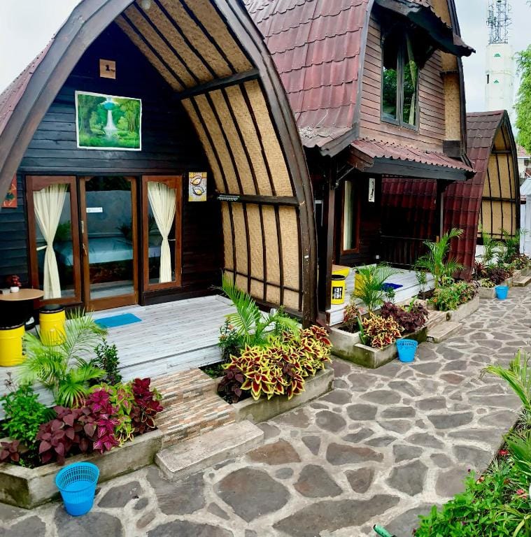 Gili Davidoff Bungalow — 1