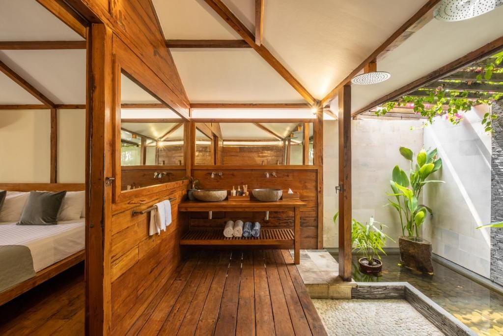 Gili Teak Beach Front Resort — 2
