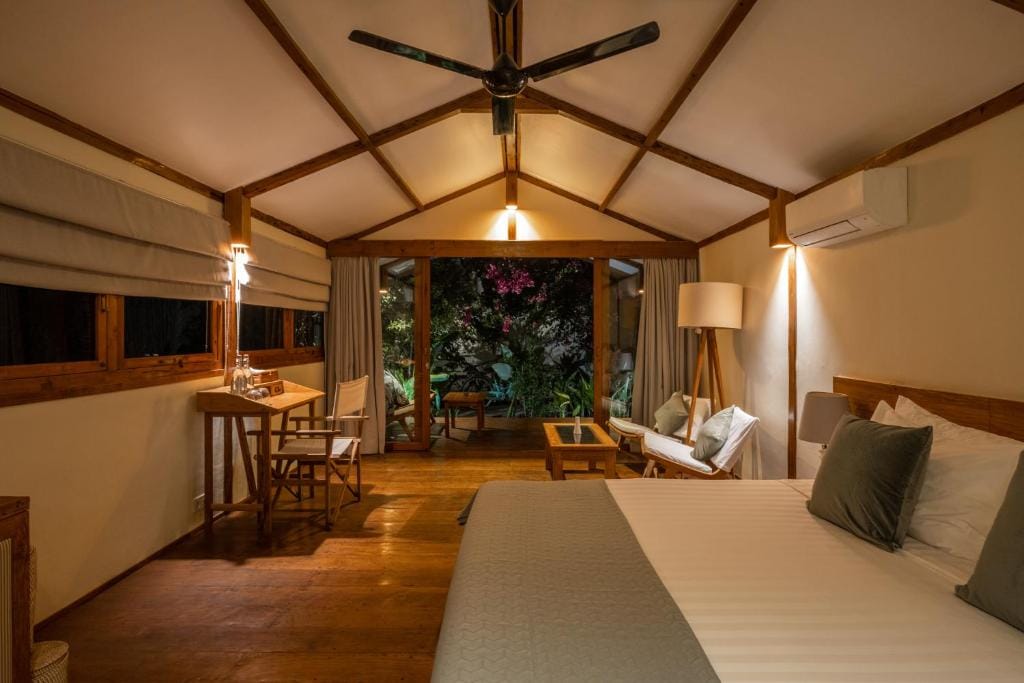 Gili Teak Beach Front Resort — 4
