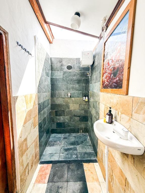 Zero to Hero Dive Hotel — 3