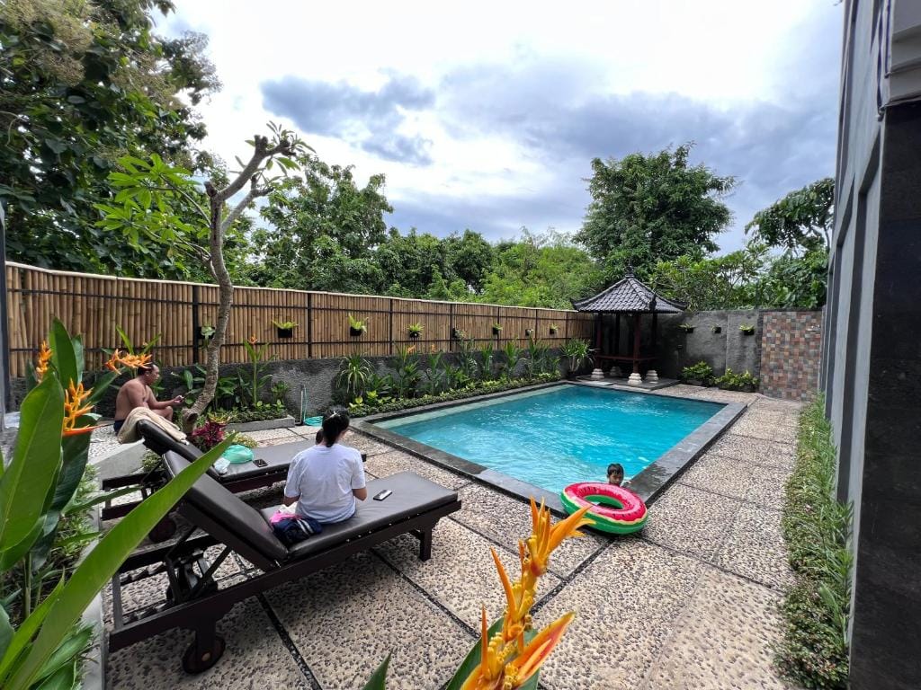 Green Hill Inn — 4