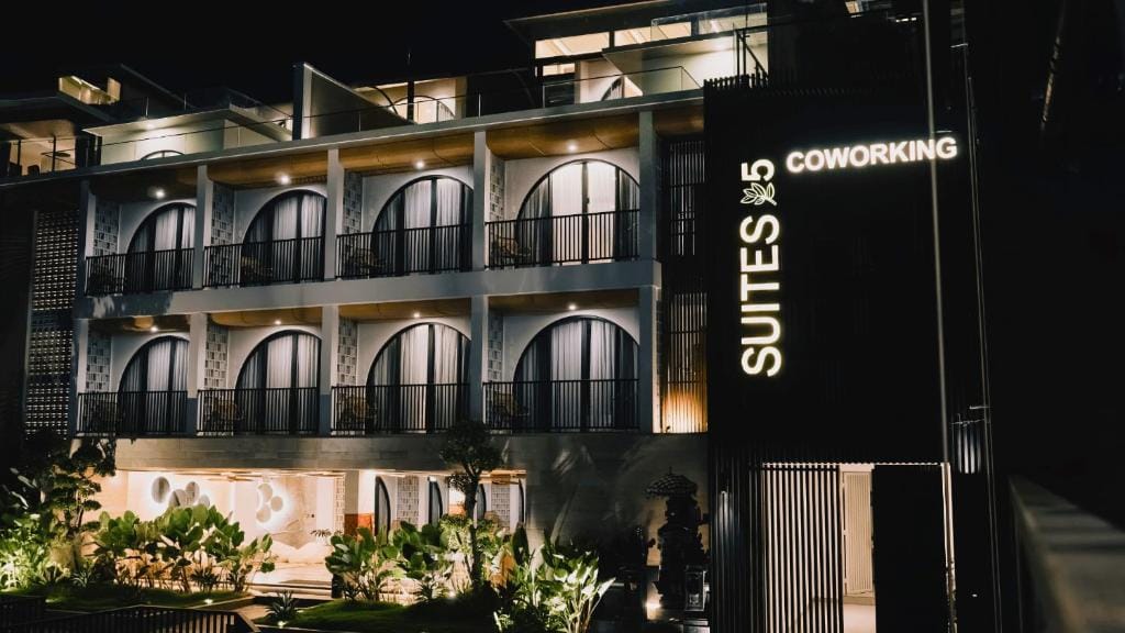 Suites5 Hotel — 2