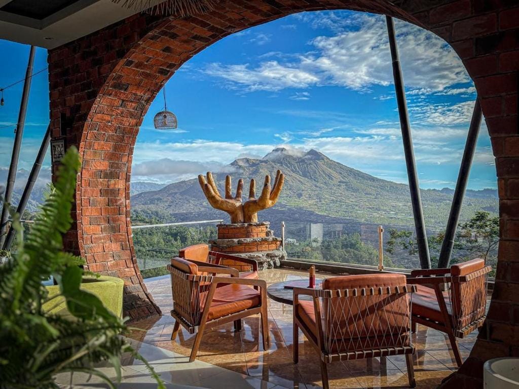 Caldera Hotel & Restaurant — 1