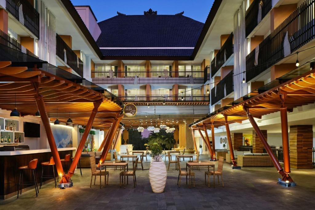 Fairfield by Marriott Bali Kuta Sunset Road — 4