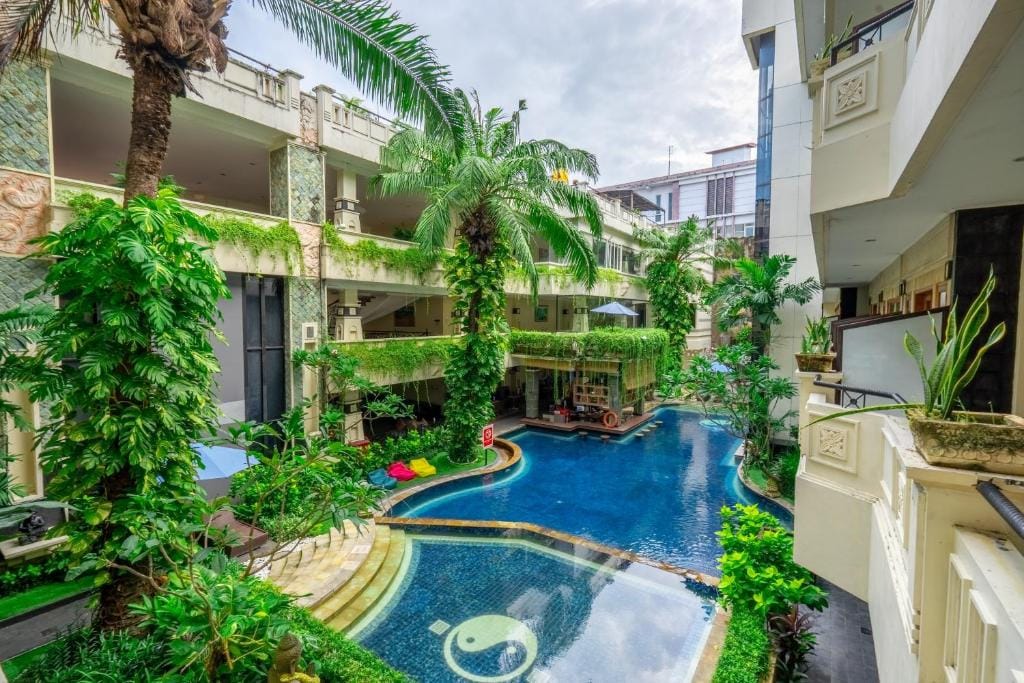Famous Hotel Kuta Formerly Permata Kuta Hotel — 1