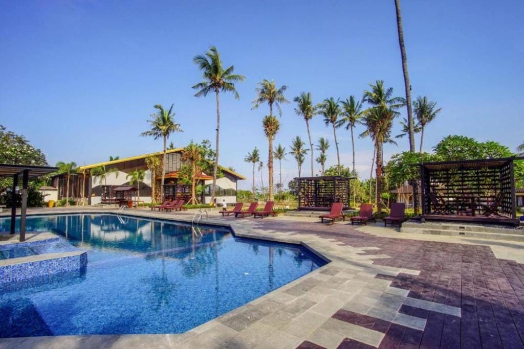 Brits Resort Lovina — 1