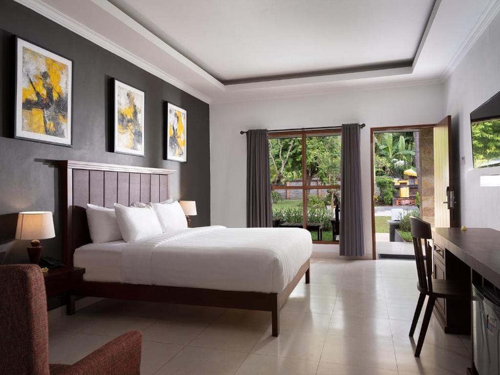 Brits Resort Lovina — 2