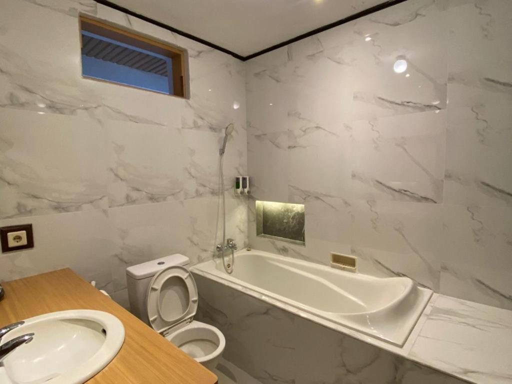 New Adirama Beach Hotel — 3