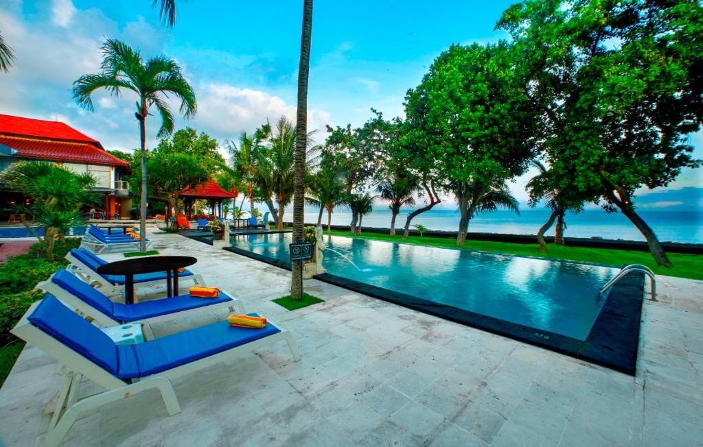 Puri Saron Hotel Baruna Beach Lovina — 1