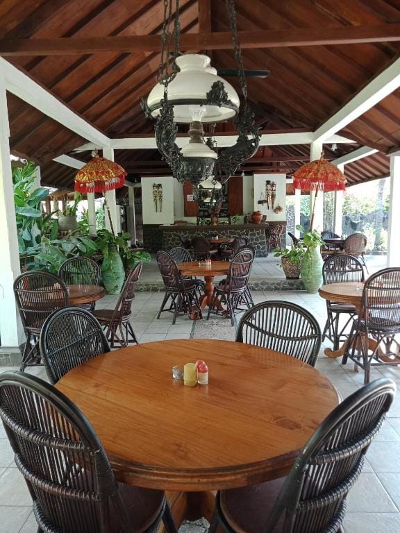 Rini hotel — 4