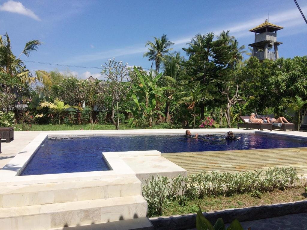 Taman Lily's Hotel — 1