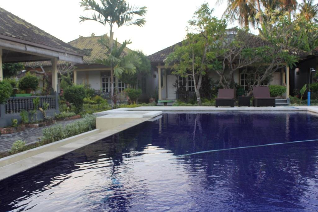 Taman Lily's Hotel — 4