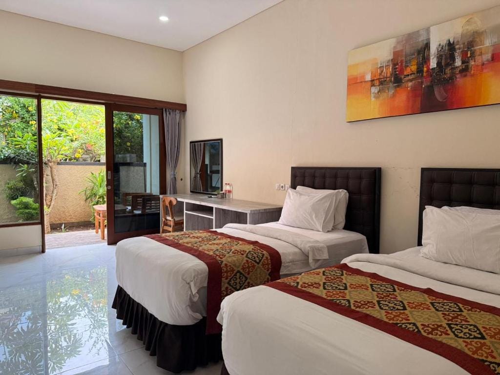 THE LAVIANA HOTEL — 2