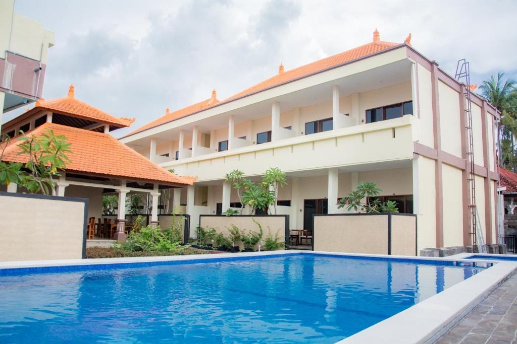 THE LAVIANA HOTEL — 3