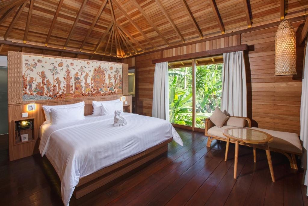 Giriwood Hotel & Villa — 1