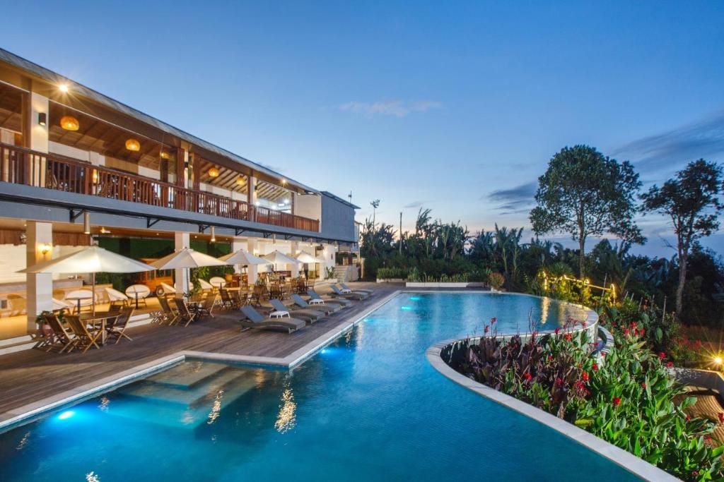 Giriwood Hotel & Villa — 2