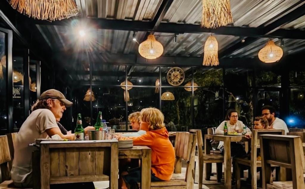 Kraras Munduk The Room & DonBiyu Rooftop Rendezvous Restaurant — 2