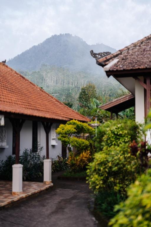 Manigelang Villa — 4
